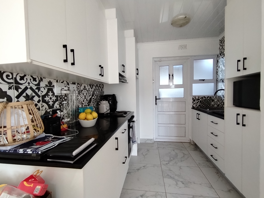 2 Bedroom Property for Sale in Silwood Heights Western Cape